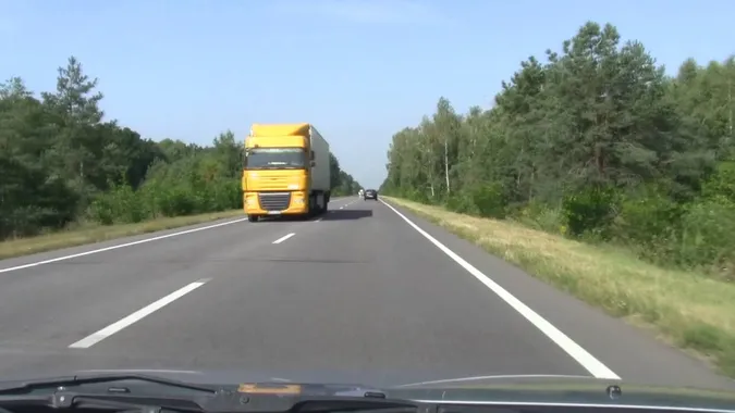 Волинська митниця попереджає про затримки на дорозі до «Ягодина»