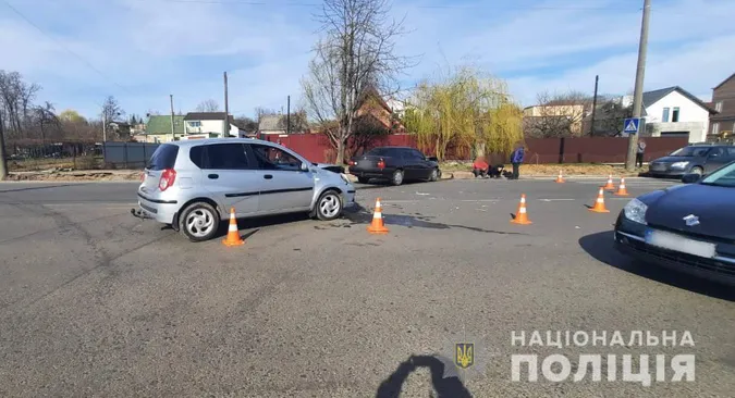 Постраждала пасажирка: у Луцьку зіткнулися Opel і Chevrolet (фото, відео)