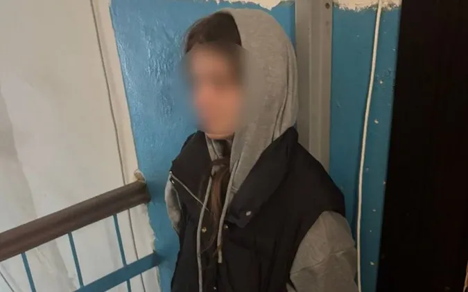 На Волині мати залишила дітей у квартирі на 5-му поверсі з відчиненим вікном: що було далі (фото)