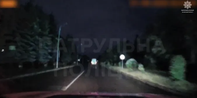 У Ковелі патрульні ганялися за бусом, який зачепив службове авто (відео)