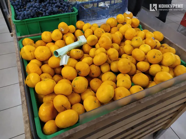 За скільки можна купити мандарини у Луцьку (фото)