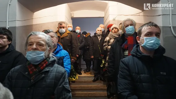Прожив гідне життя: як Луцьк попрощався з митцем Миколою Голованем (фото, відео)