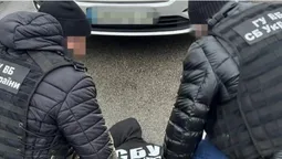 В Києві СБУшники затримали «СБУшників»,  які продавали паспорти москалям (фото)