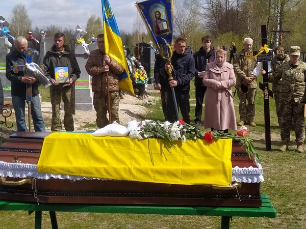 На Волині попрощалися із загиблим майже 2 роки тому воїном Юрієм Мухіним (фото)