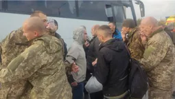 Обмін полоненими: з російського полону звільнили ще 52 людини (відео)