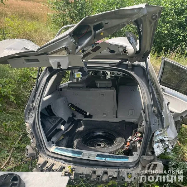 На Волині п'яний молодик на «мерсі» заїхав у кювет (фото)