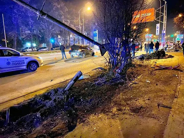 З алкоголем та бійкою: волинянин потрапив у ДТП у Львові (фото, відео)