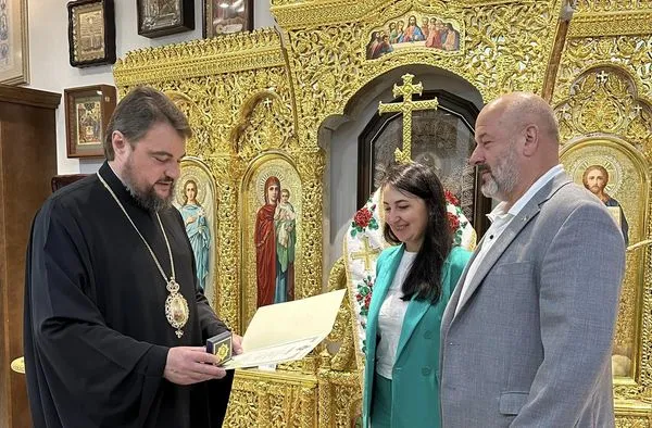 Митриполит Драбинко вручив бізнесмену з Луцька орден (фото)