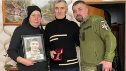 На Волині батькам загиблого воїна вручили орден «За мужність» (фото)