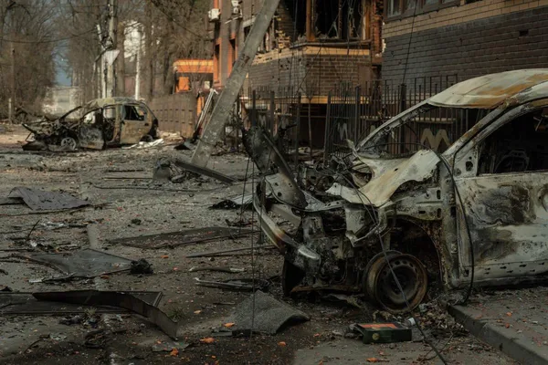 Ірпінь в руїнах: спалені Біблії і загублений дитячий кросівок (фоторепортаж)