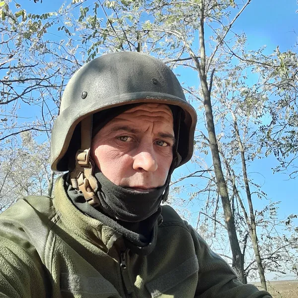 Зеленський нагородив орденом морпіха з Волині у деокупованому Херсоні (фото)