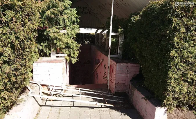 У Луцькраді вкотре кажуть, що на місці вбиральні в центрі збудують кафе (фото)