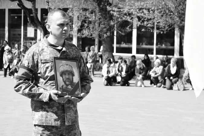 У Луцьку попрощалися із загиблим воїном Русланом Собуцьким (фото, відео)