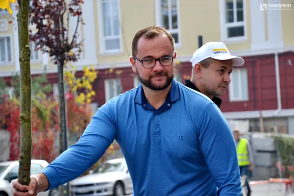 У Луцьку озеленили сквер біля «Бенедикту» (фото)