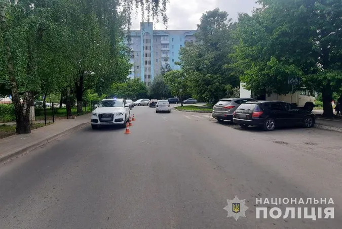 У Луцьку Audi збила 9-річну школярку на переході (фото)
