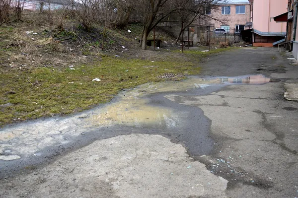 На вулиці Лесі Українки ліквідовують прорив водопроводу (фото)