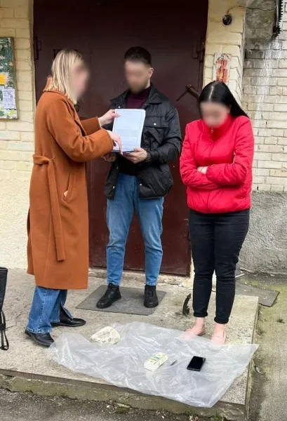 На Волині 26-річна жінка продала дитину подруги за $30000 (фото, відео)