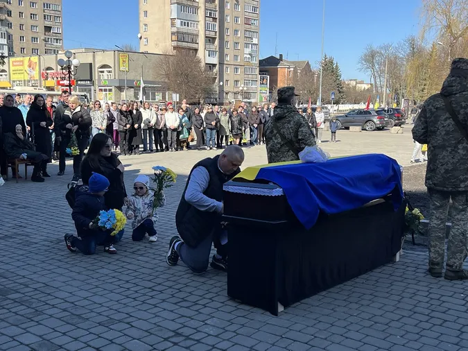 Пів року вважався зниклим: на Волині попрощалися з Героєм Анатолієм Нестеруком (фото)