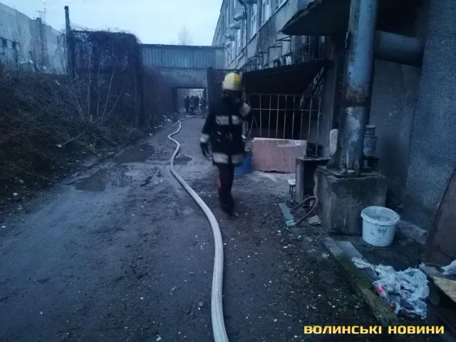 У Луцьку на Карбишева біля пекарні сталася пожежа (фото)