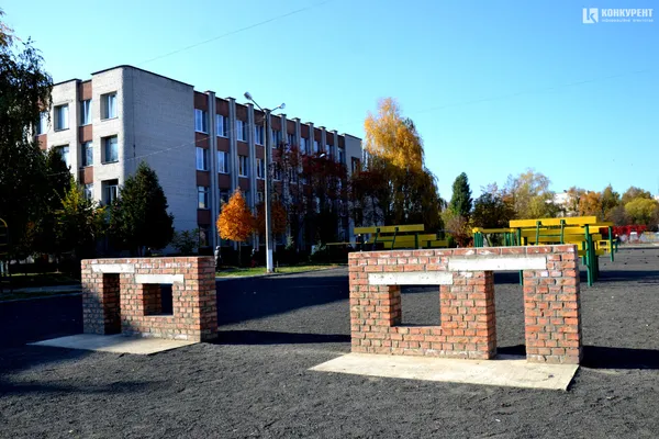 Лабіринти та окопи: у луцькій школі відкрили сучасний спортивний об'єкт (фото)