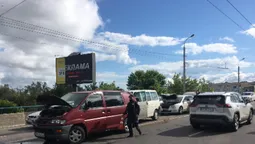 У Луцьку на шляхопроводі зіткнулися 4 автівки (фото, відео)