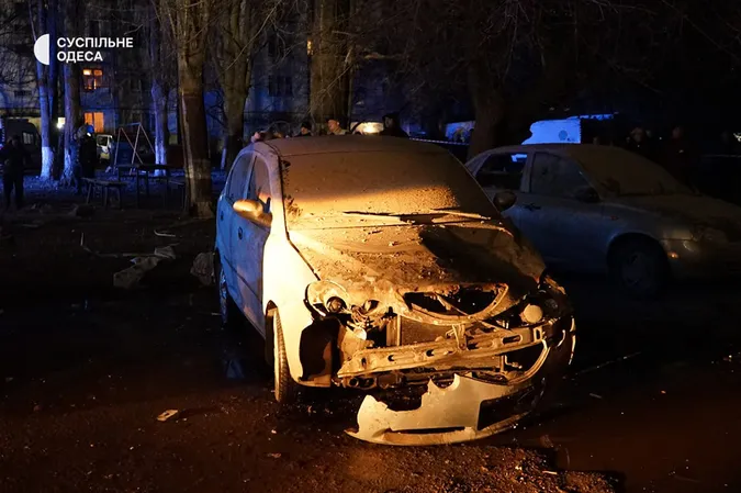 Ворог атакував «шахедами» Одещину – обвалилася частина багатоповерхівки (фото)