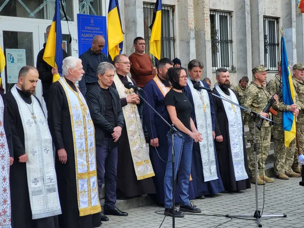 У Ковелі попрощалися з 35-річним сержантом поліції Дмитром Сергієнком (фото)