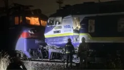 На Львівщині зіткнулися два потяги: є травмовані