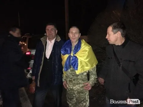 У Луцьку зустріли звільнених з полону бійців (фото)