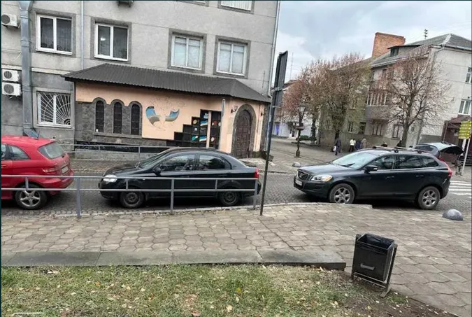 У Луцьку біля легендарного замку Любарта продають ресторан (фото)