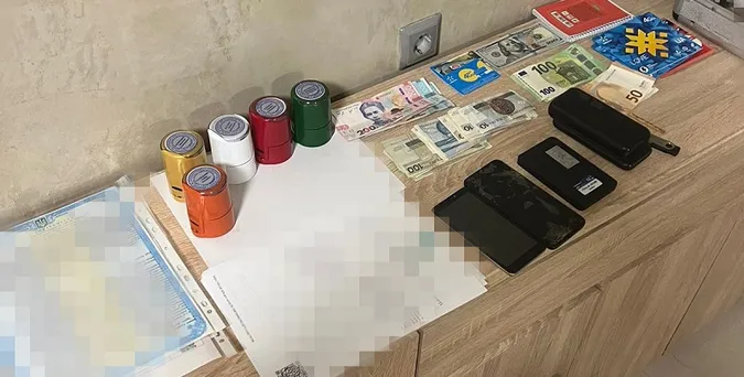 Волиняни переправляли за кордон ухилянтів під виглядом далекобійників (фото, відео)
