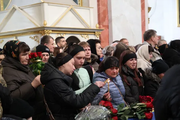 У Луцьку провели в останню дорогу двох Героїв, Євгенія Філяса та Тараса Медведчука (фото)