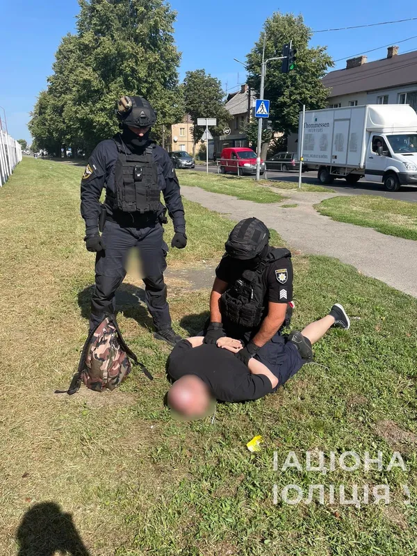 Смаколики для наркоманів: на Волині подружжя торгувало печивом з канабісом (фото, відео)