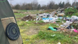 Екологічне лихо: поблизу Луцька виявили два величезні стихійні сміттєзвалища (фото)