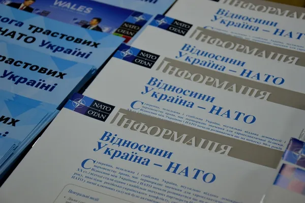 На форум у луцький виш приїхали посли, міністри та військовий аташе (фото)