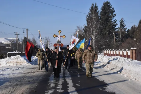Навіки 49: на Волині попрощалися з воїном Віталієм Михальчуком (фото)