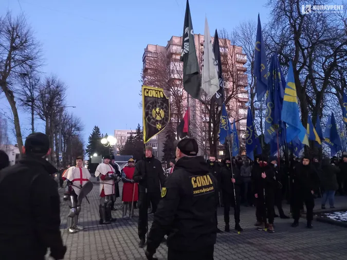 З волинкою та барабанами: у Луцьку пройшов «Марш правих традицій» (фото, відео)