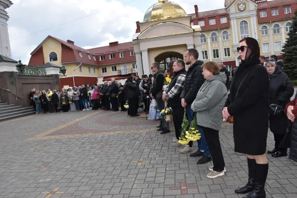 У Луцьку попрощалися з Героями Валентином Кравцем та Максимом Діковим (фото)