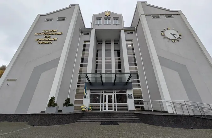 Справа про «ухилянтів-учителів» у луцькому ліцеї №15: суд пом'якшив запобіжні заходи обвинуваченим