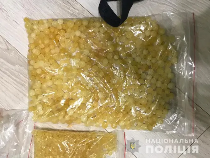 У Луцьку і Ковелі «накрили» цехи з обробки бурштину (фото, відео)