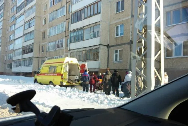 Хотів оригінально привітати друзів з Новим роком: рівнянин випав з вікна багатоповерхівки