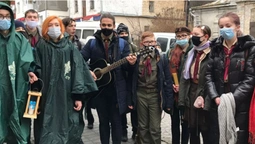 У Луцьк привезли Вифлеємський вогонь миру (відео)