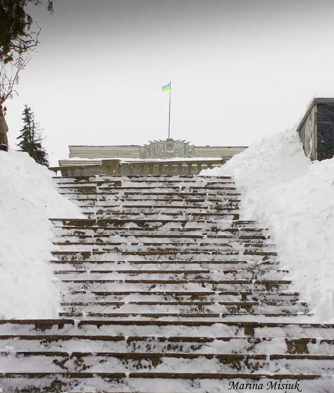 Луцьк замело снігом: вражаючі зимові світлини семирічної давнини (фото)