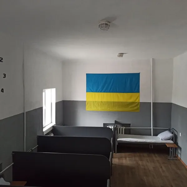Облаштували душові та спальне приміщення: у Луцькому СІЗО відремонтували камери для жінок (фото)