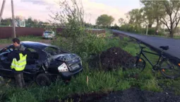 На щойно відремонтованій волинській трасі автівка злетіла в кювет (фото)
