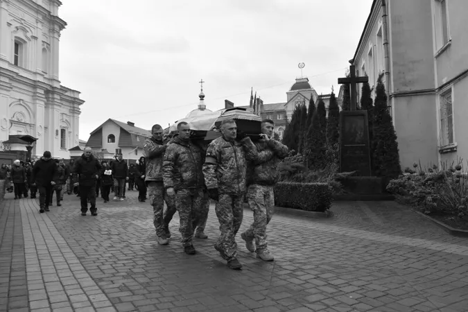 У Луцьку попрощалися із загиблим під Торецьком Андрієм Пундором (фото)
