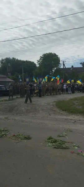 На Волині попрощалися із 21-річним воїном Іллею Кропивою (фото)
