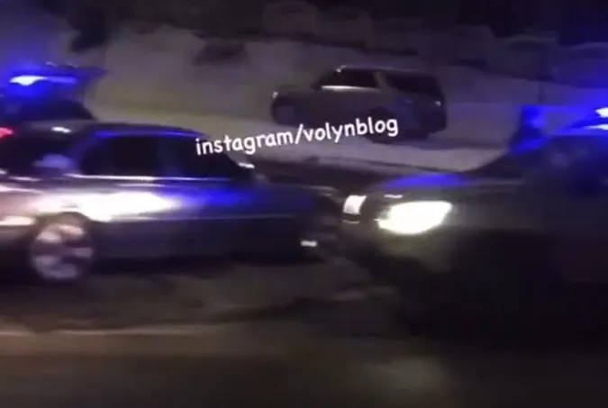 У Луцьку на Набережній сталася нічна автотроща (відео)