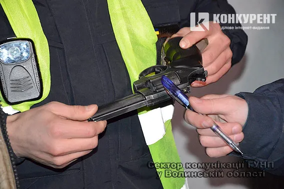 «Подумав, що загрожує небезпека», – луцька поліція розслідує інцидент зі стріляниною
