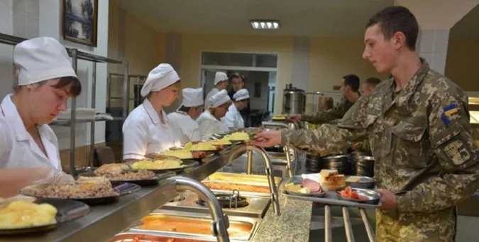 Веганське, халяльне, кошерне: Міноборони хоче реформувати харчування в ЗСУ